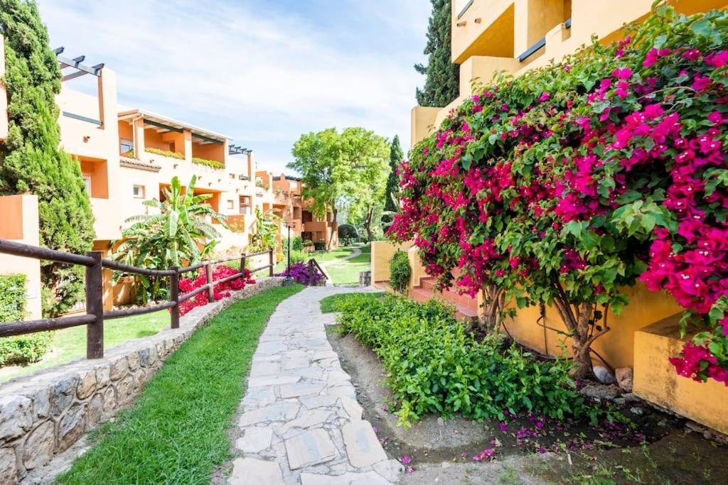 Apartamento En Marbella Guadalmina Primera Linea De Campo De Golf Los Cartujanos 外观 照片